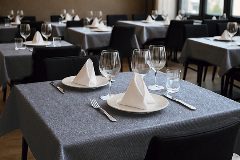 Toalha de mesa descartável de grande tamanho Hostex